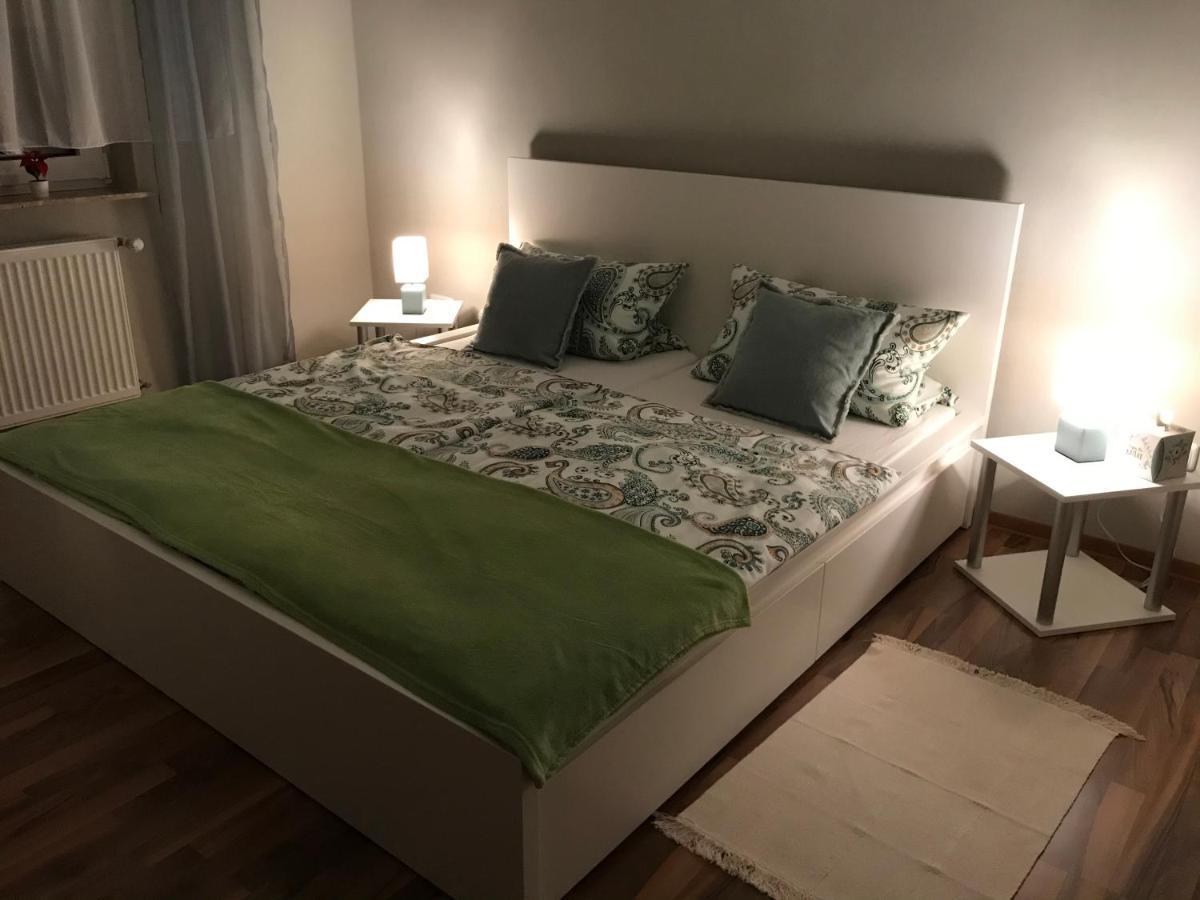 Ferienwohnung Von Paris 彼得堡 外观 照片